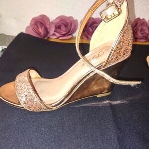 Rose gold women's sandals 6